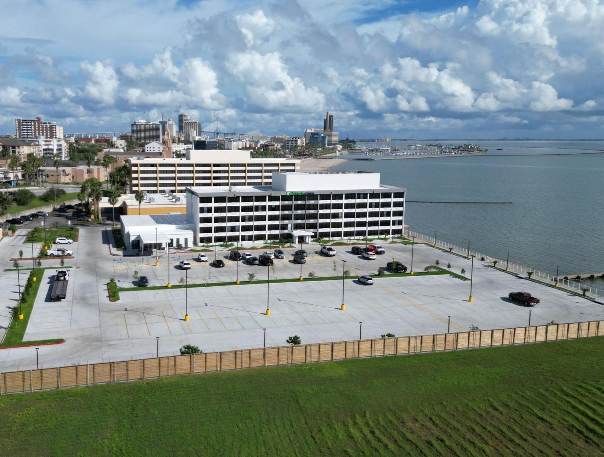 Holiday Inn Express Corpus Christi - Beachfront By Ihg Εξωτερικό φωτογραφία